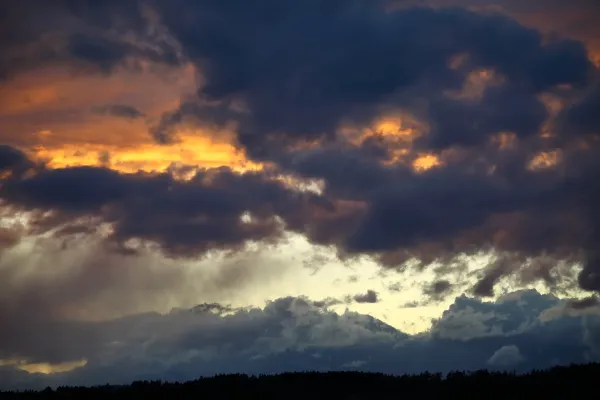 Abendrot und Regen